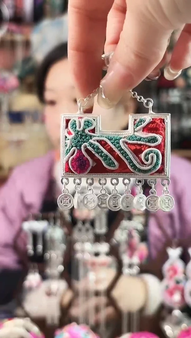 艺枝独绣手工饰品183