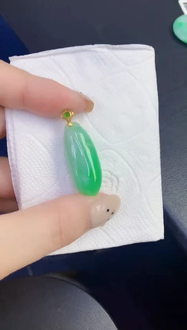 颈饰未镶嵌翡翠缅甸天然翡翠A货