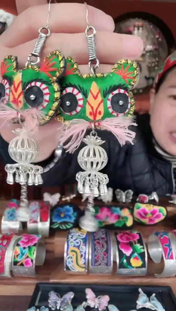 织绣非遗手工苗绣刺绣饰品56