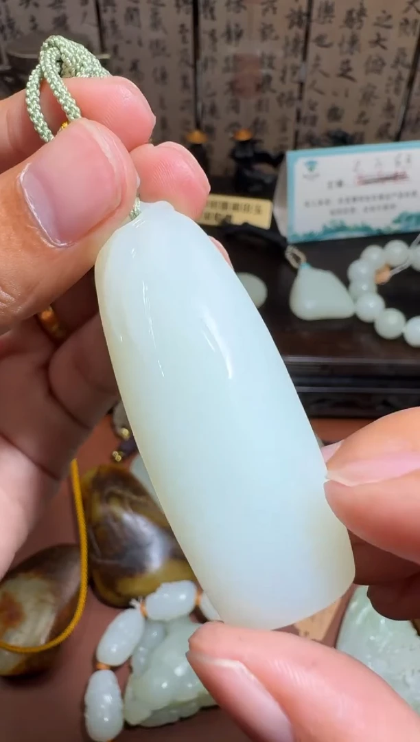未镶嵌和田玉挂件和田玉