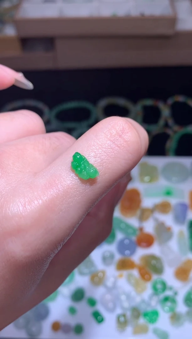 未镶嵌定制翡翠蝴蝶