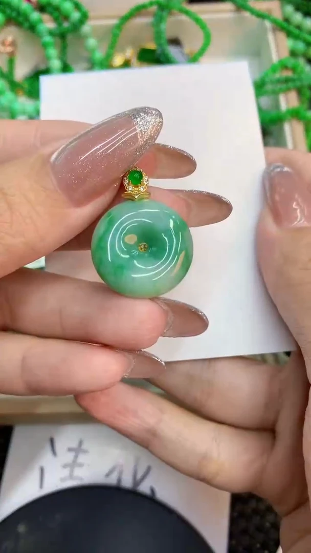 颈饰未镶嵌翡翠1