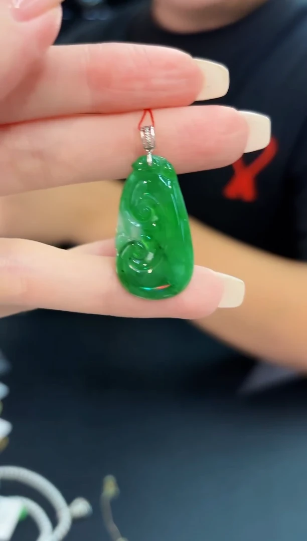 颈饰18K金镶嵌翡翠 缅料A货/支持复检/一件