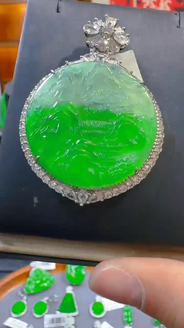 翡翠银S925镶嵌吊坠(赠链)天然A货翡翠