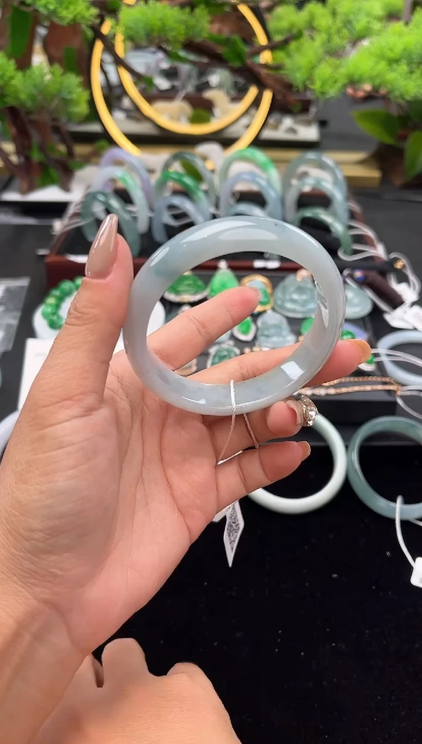 未镶嵌手镯翡翠手镯