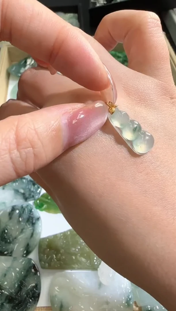 【闪购商品】翡翠颈饰18K金镶嵌250214237