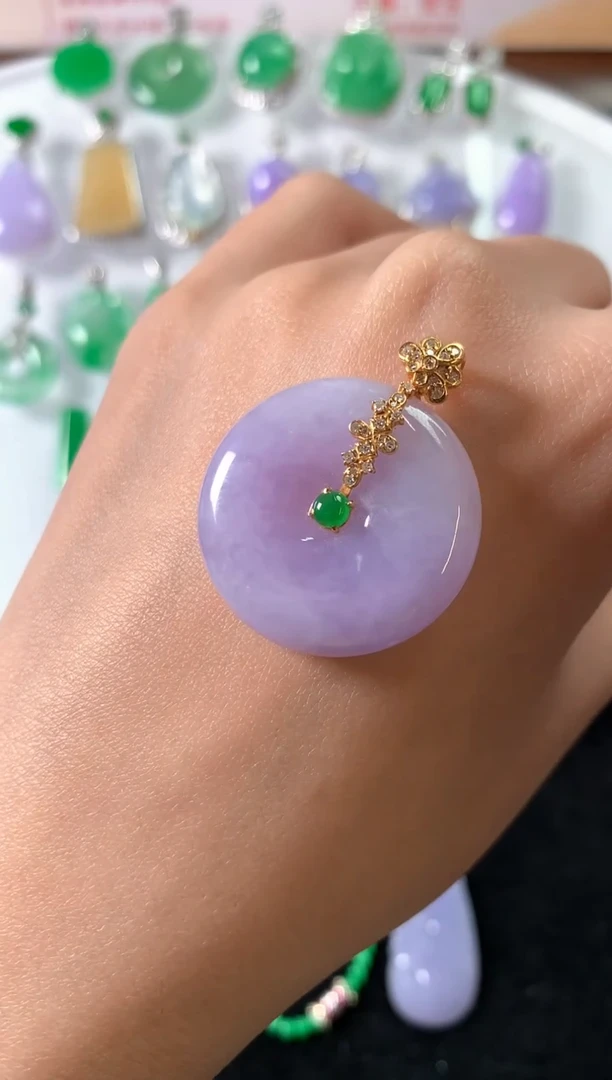 吊坠(赠链)18K金镶嵌翡翠吊坠