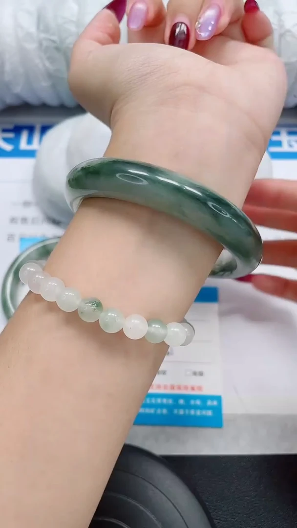 未镶嵌手镯石英质玉95-63/64