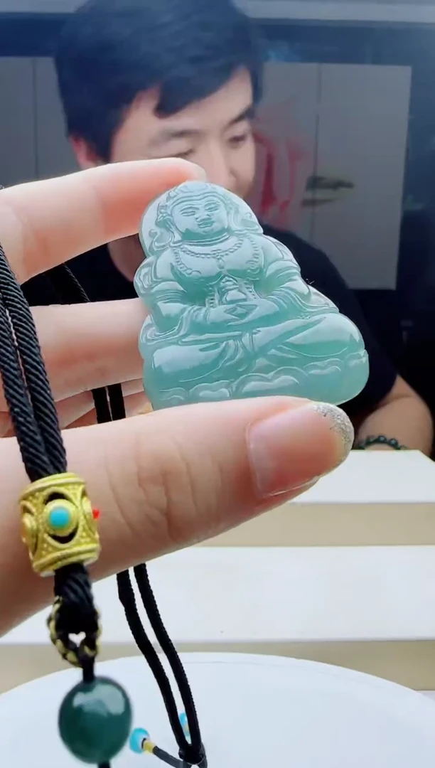 颈饰未镶嵌翡翠多样性发其中一