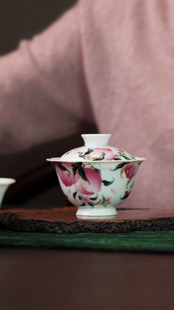 钟新春 五桃花口杯