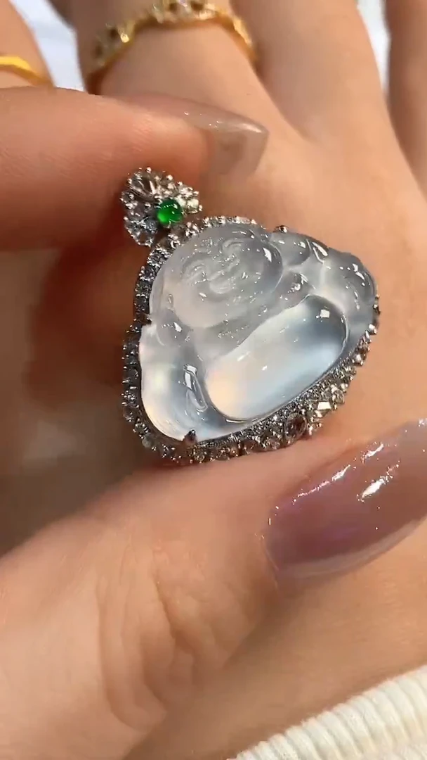 吊坠(赠链)18K金镶嵌翡翠吊坠