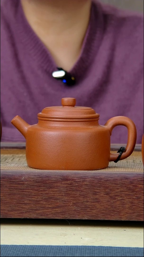 【闪购商品】宝山红泥黑标德中纯原矿