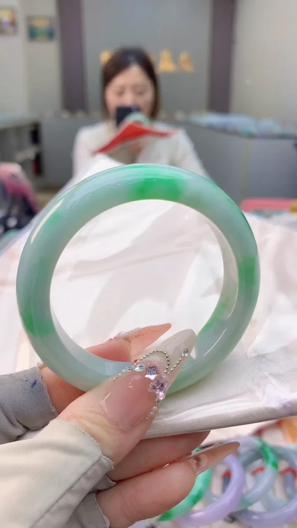 未镶嵌手镯翡翠0316386004