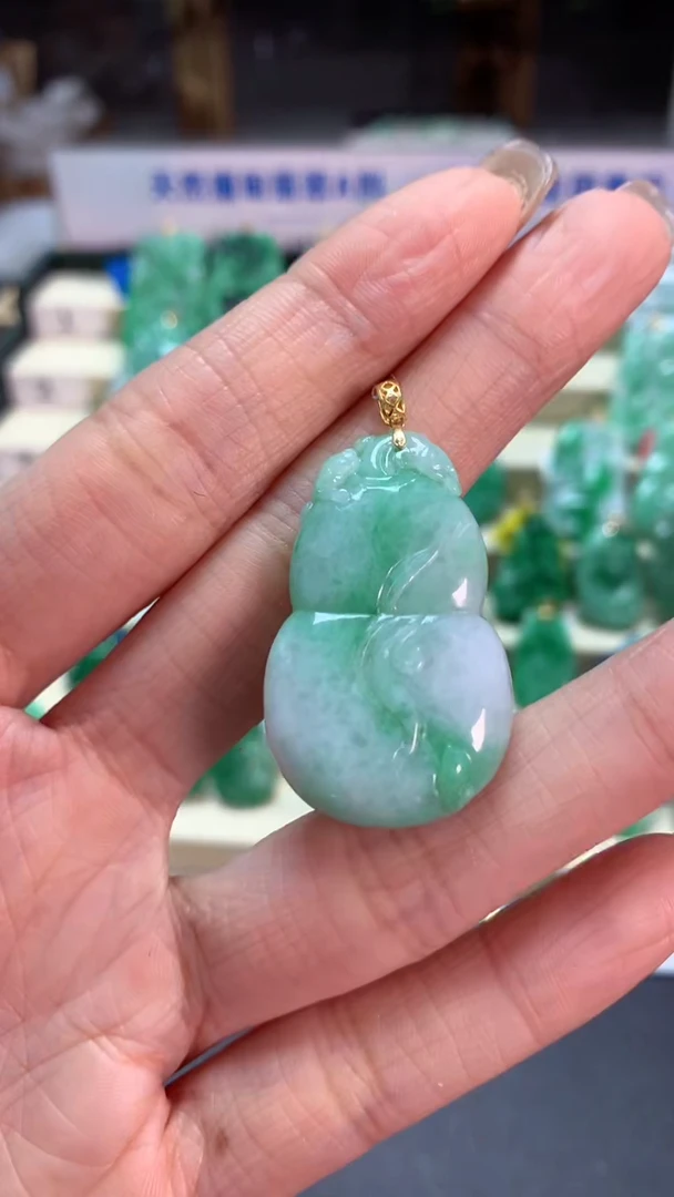 【闪购商品】翡翠吊坠(不含链)18K金镶嵌挂件