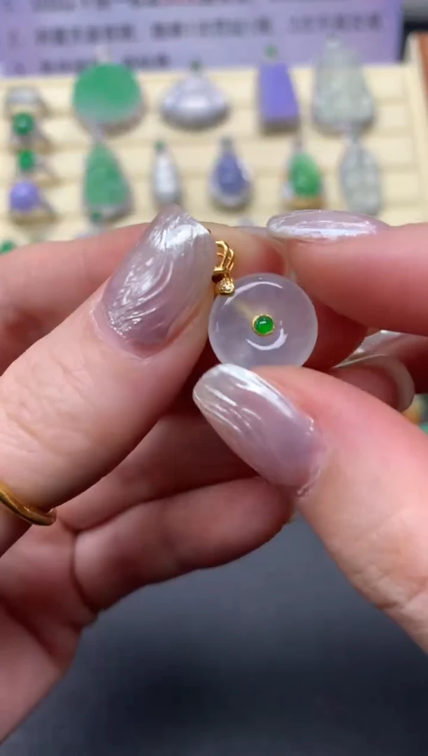 【闪购商品】翡翠吊坠(不含链)18K金镶嵌吊坠|700+70