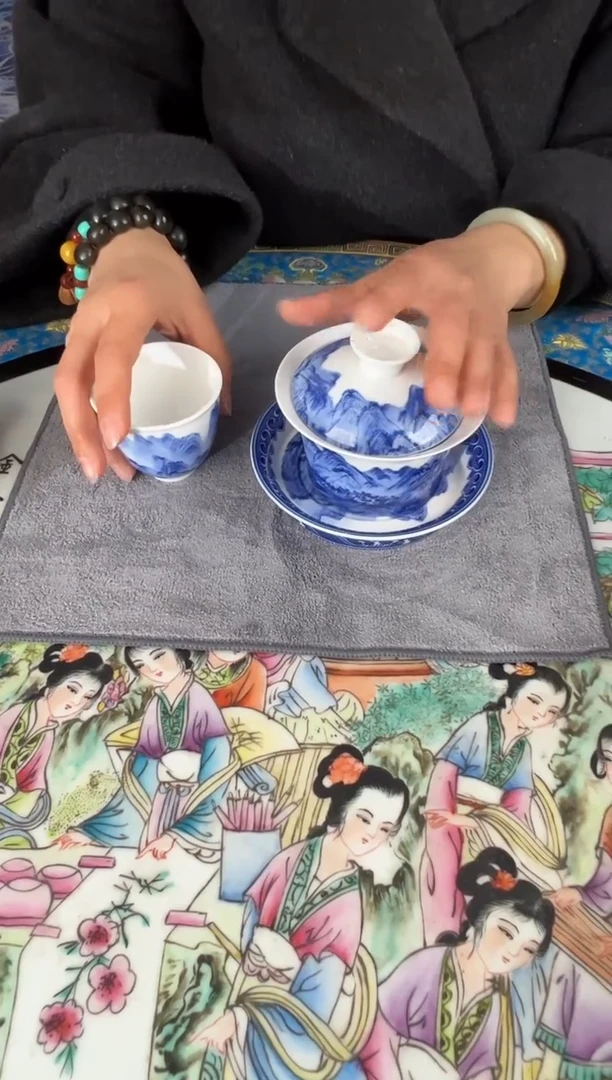 摆件瓷景德镇青花三才盖碗