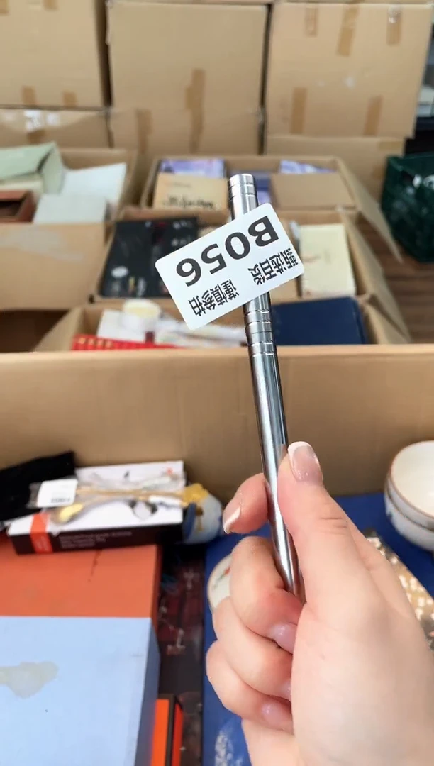 钛小****u甄选百货 谨慎参拍