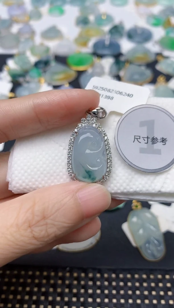 颈饰未镶嵌翡翠天然缅甸A货翡翠