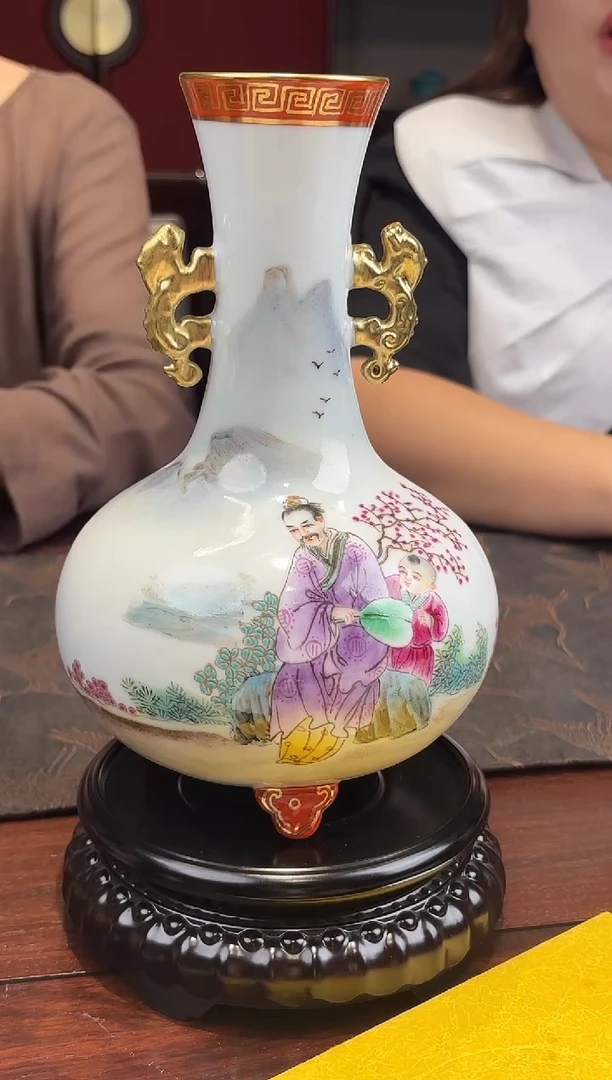 摆件瓷立方—【古县衙】粉彩人物三角尊31