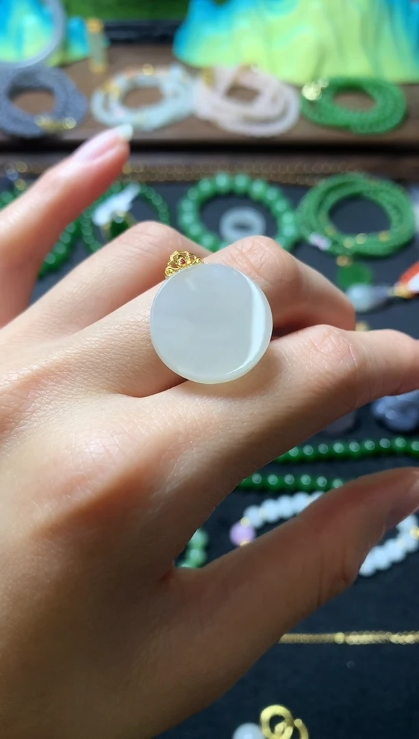 【闪购商品】和田玉颈饰18K金镶嵌吊坠