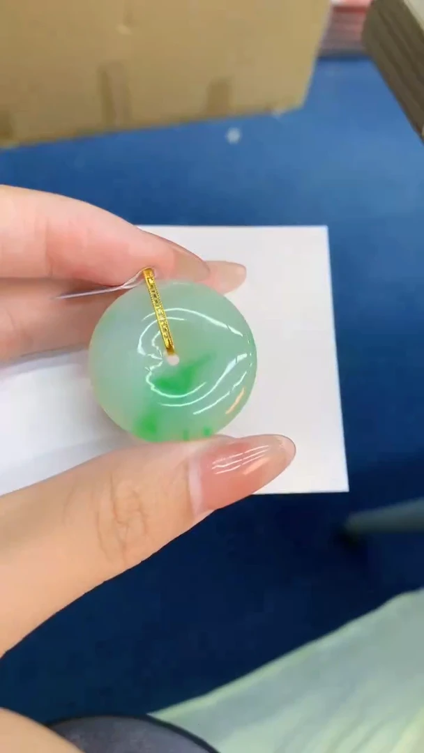 翡翠18K金镶嵌吊坠(不含链)1