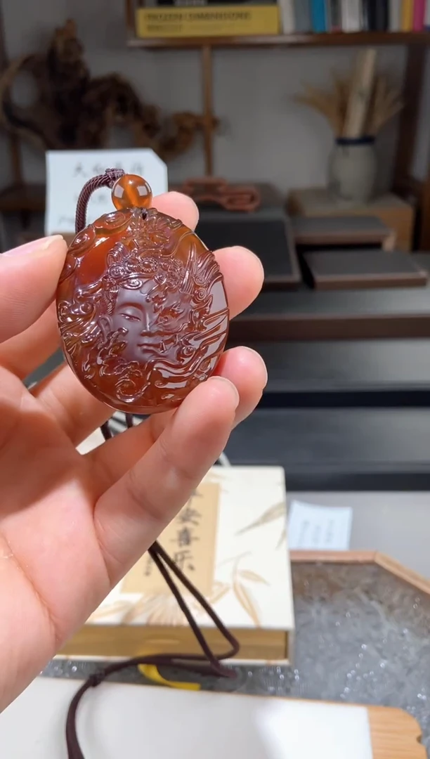 琥珀颈饰未镶嵌棕红珀一念之间