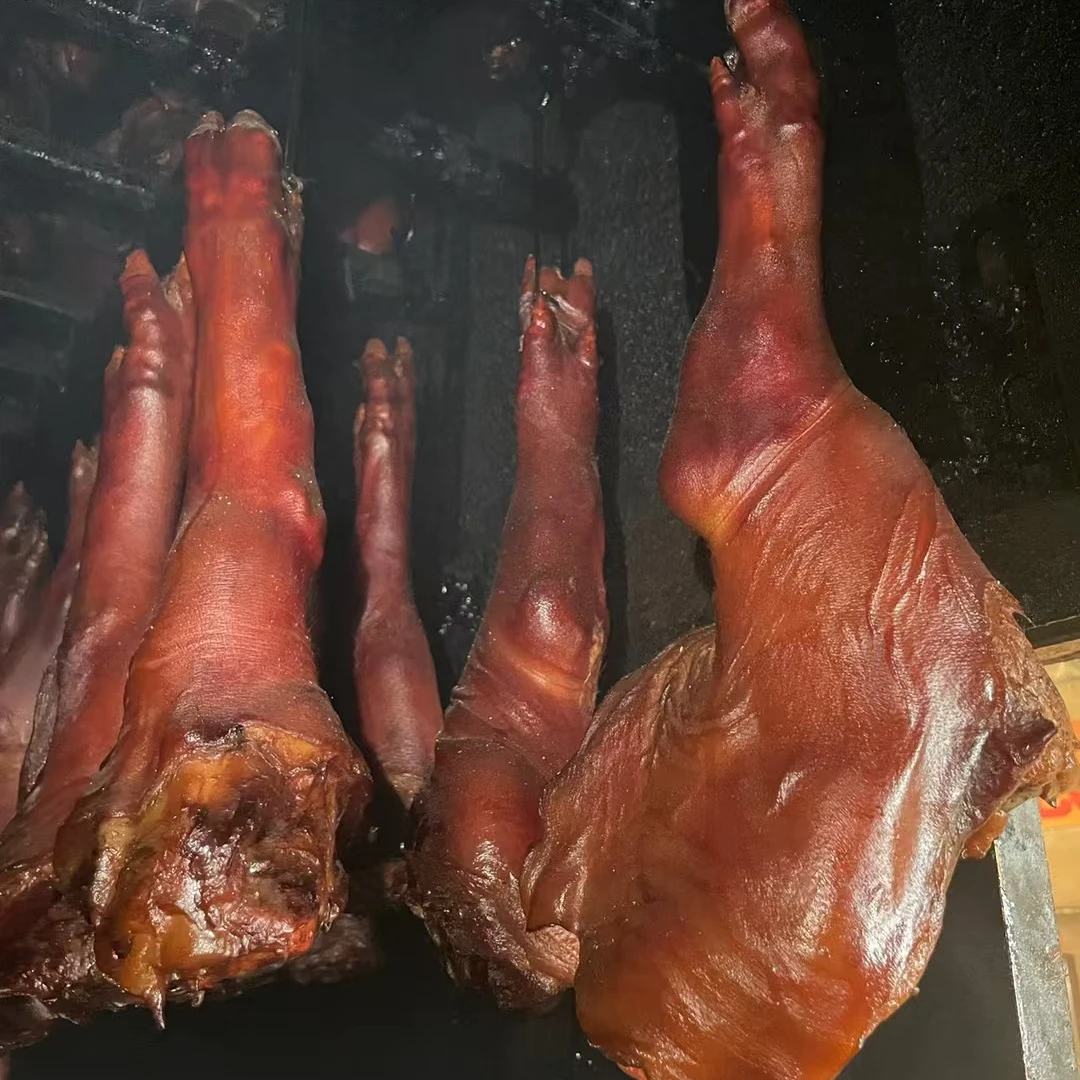 山旮老农村柴火烟熏腊猪脚农家特色