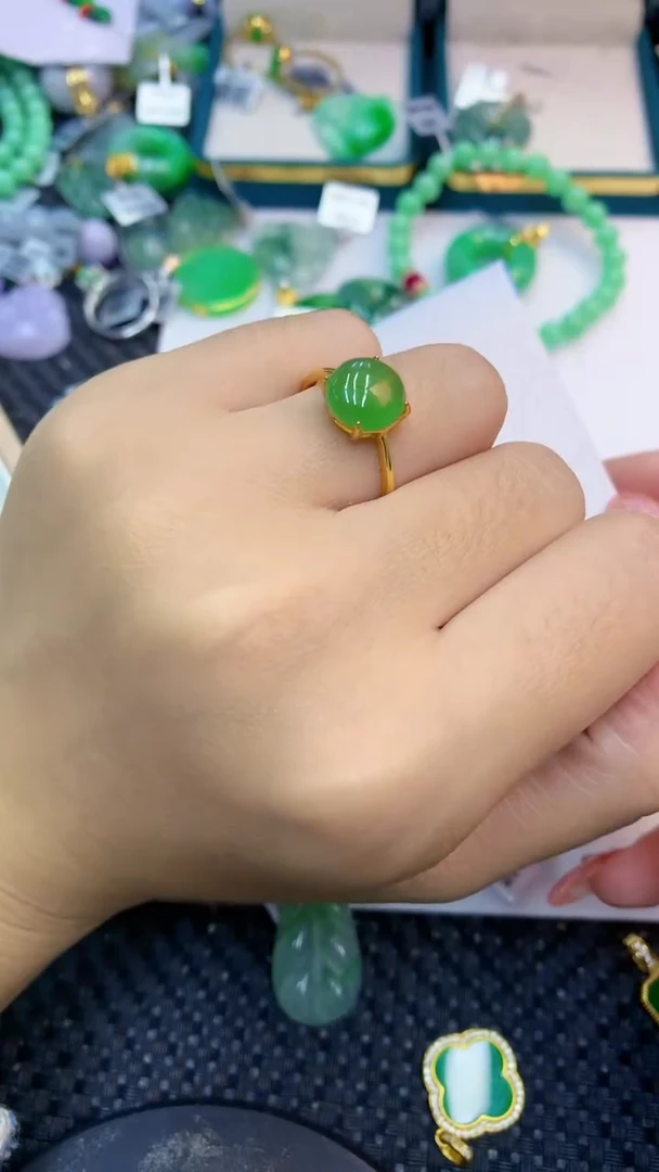 颈饰未镶嵌翡翠1