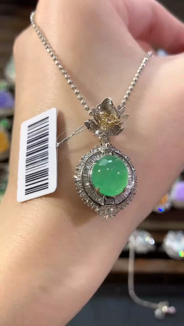 吊坠(不含链)18K金镶嵌翡翠冬日珠宝W49