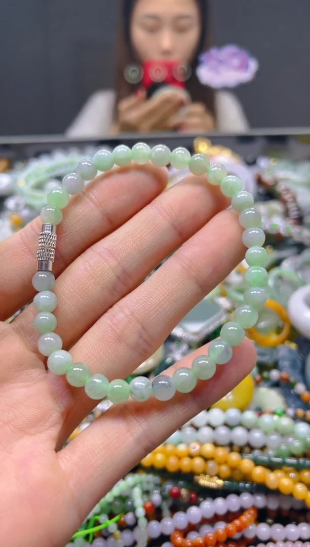 颈饰未镶嵌翡翠5MM/T/翡翠A货，一件也是批发价
