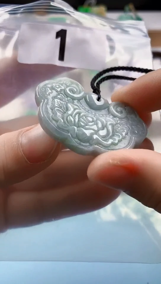 翡翠未镶嵌颈饰天然翡翠吊坠挂件