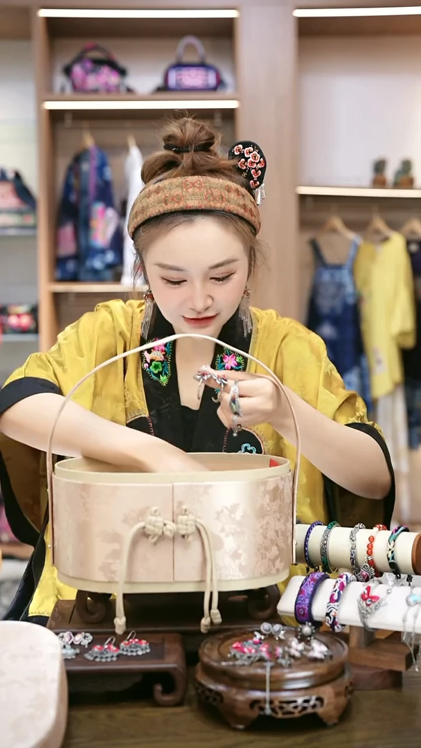 织绣L60黔东南苗族刺绣