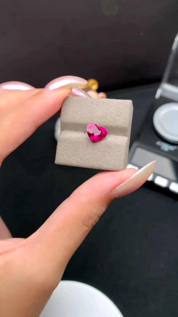 裸石未镶嵌碧玺 2.6ct