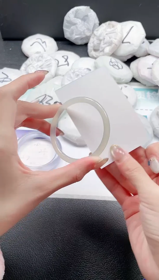 【闪购商品】石英质玉手镯未镶嵌22J162-54