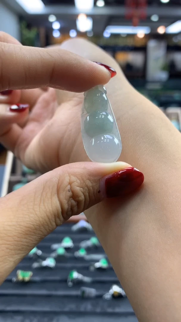颈饰未镶嵌翡翠福豆