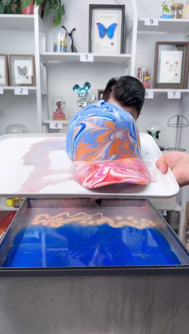 纯棉儿童款写意风双拼色水拓帽