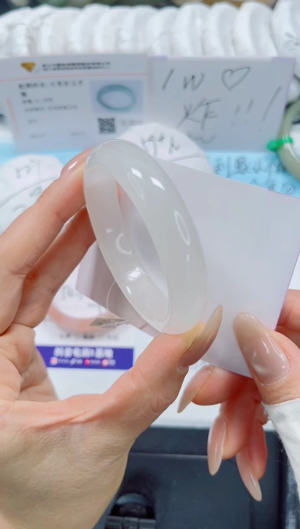 未镶嵌手镯石英质玉226-52.8