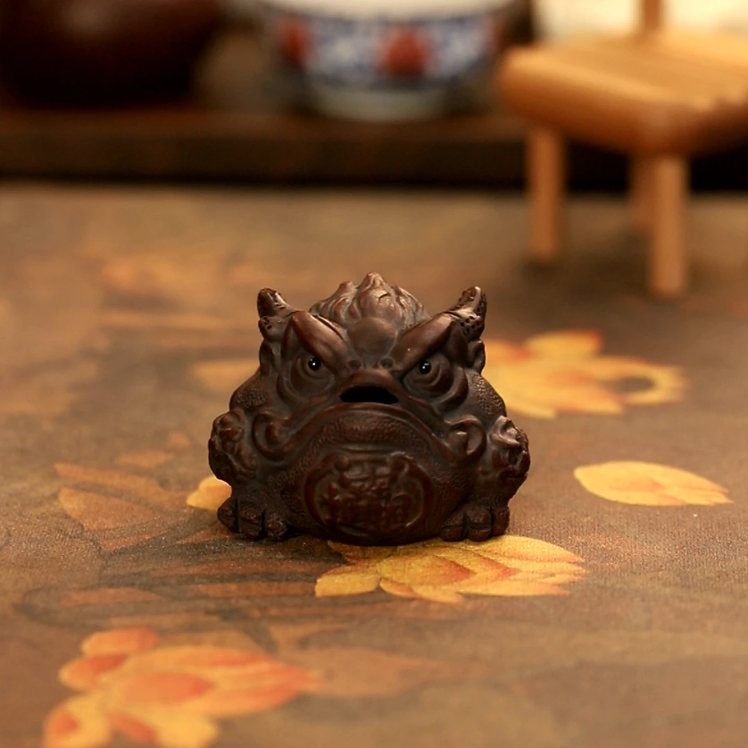 紫砂三足金蟾茶宠摆件