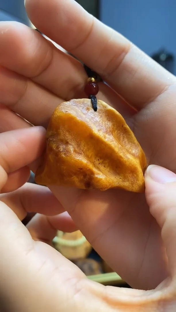 琥珀颈饰未镶嵌吊坠