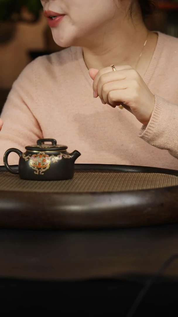 茶壶紫砂40 珐琅彩 朱泥花 缠枝彩球中国结纹 150cc左右