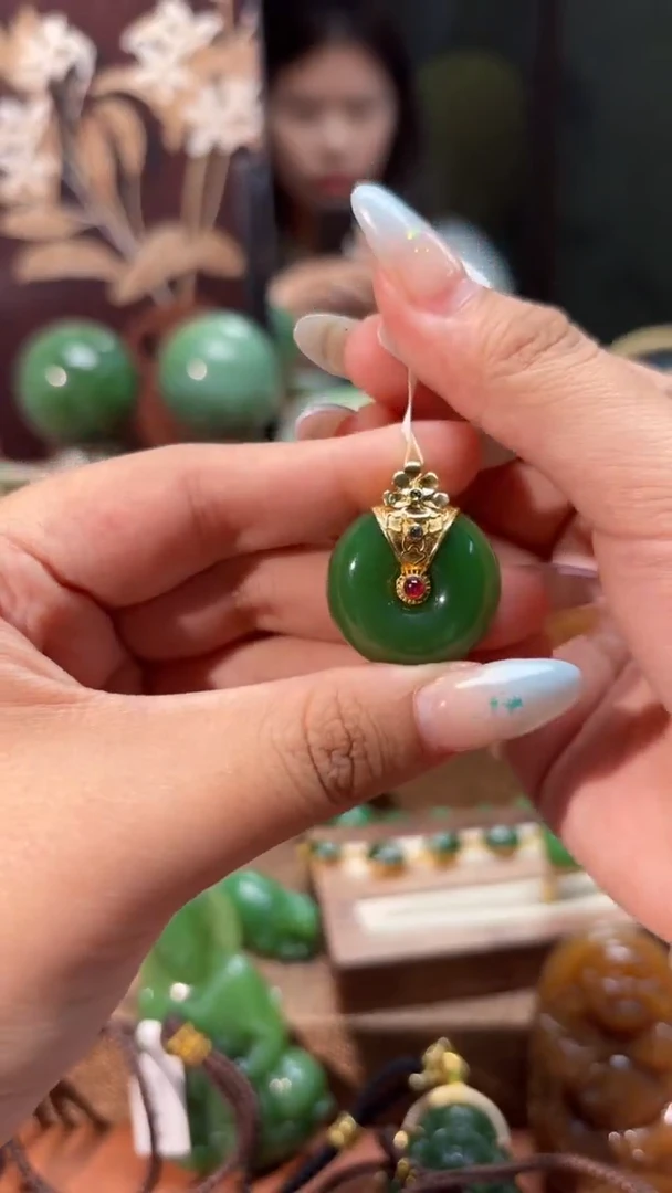 和田玉（碧玉）18K金镶嵌颈饰1