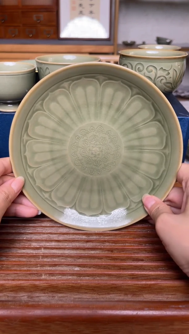 瓷器耀州窑青釉莲瓣盘 微瑕