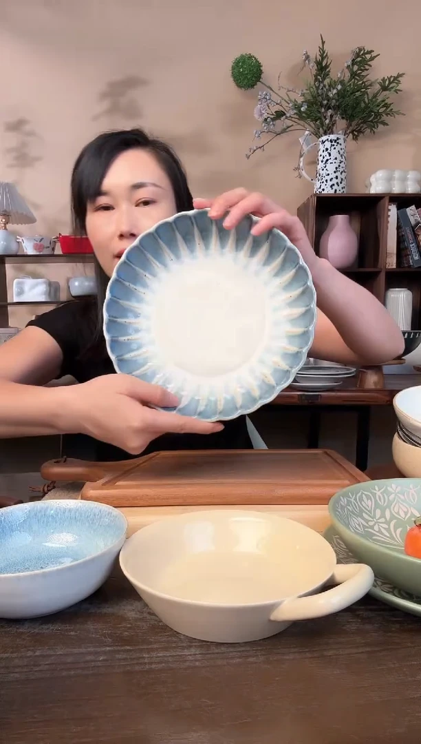 9英寸窑变花瓣深盘微瑕