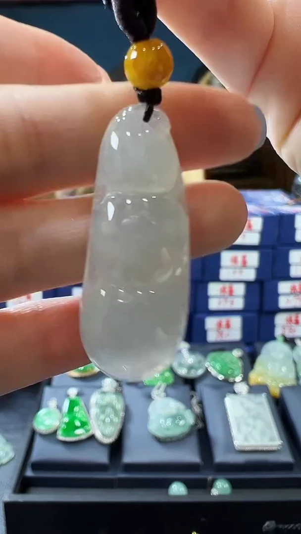 翡翠未镶嵌吊坠(不含链)豆子