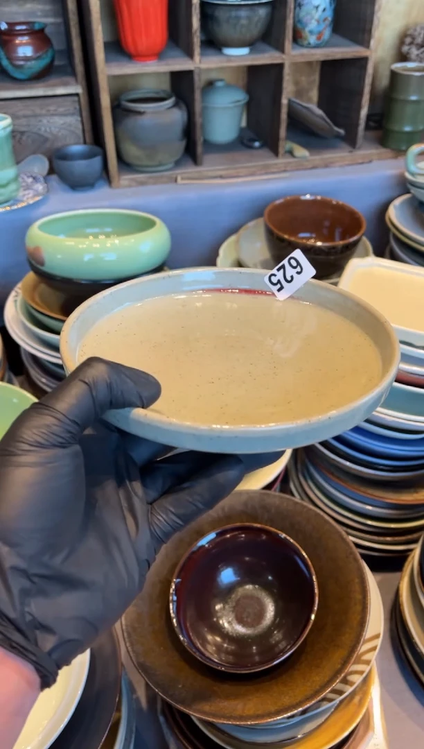 【闪购商品】瓷片625 陶泥飘红立边盘1个