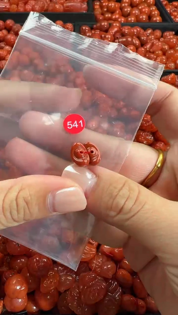 颈饰未镶嵌南红玛瑙1