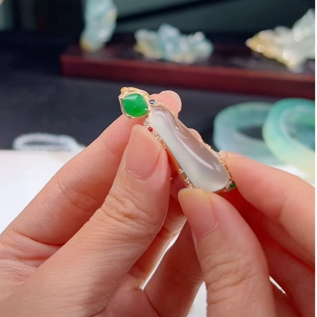 【庄家翡翠】轩窗设计吊坠