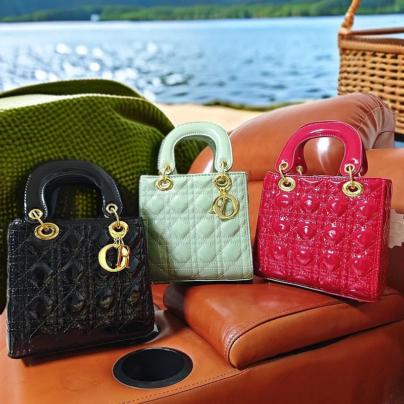 【陈总专属】2025-款手提时尚高级贵妇包包1个（颜色随机）