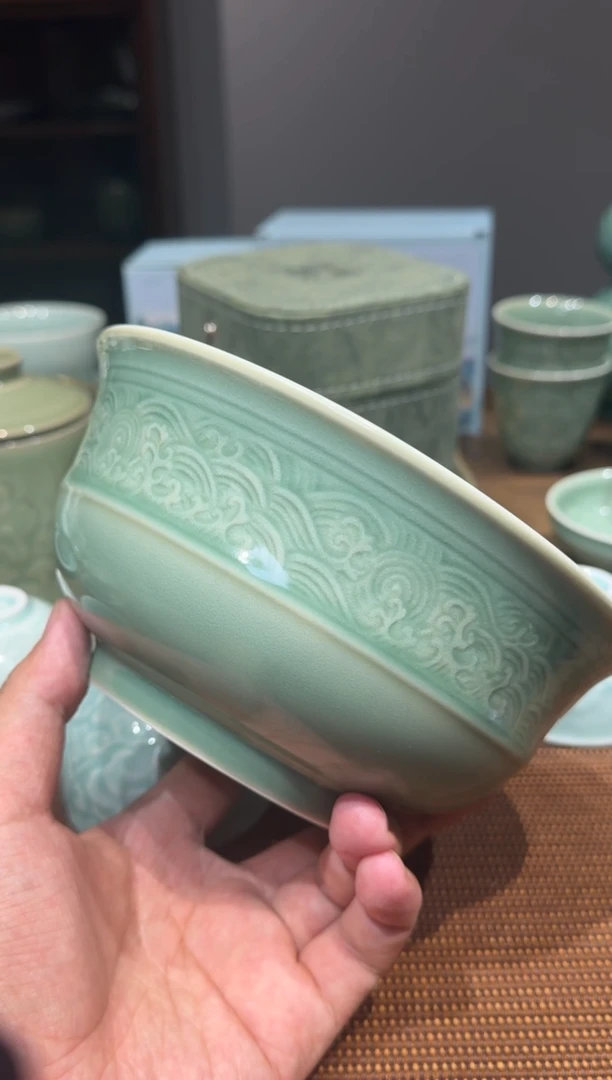 微瑕7英寸海浪碗1只