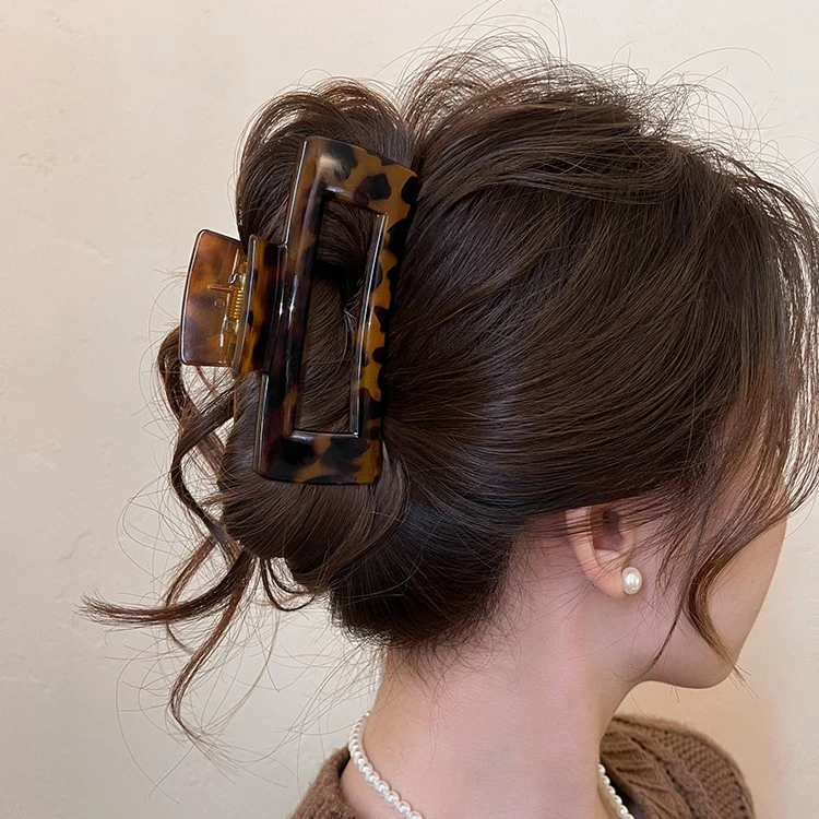 气质豹纹大号长方形抓夹2025新款高级感后脑勺盘发夹鲨鱼夹头饰女